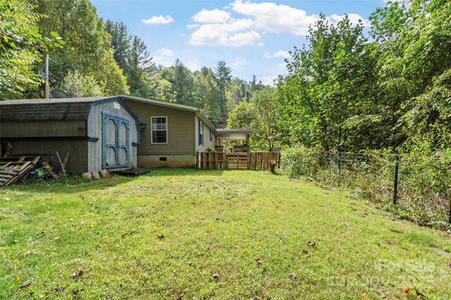 113 Snowberry Lane, Burnsville, NC 28714
