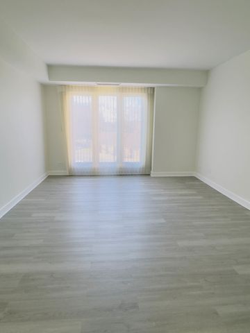 1671 Mission Hills Road 201, Northbrook, IL 60062