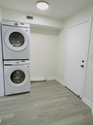 1671 Mission Hills Road 201, Northbrook, IL 60062