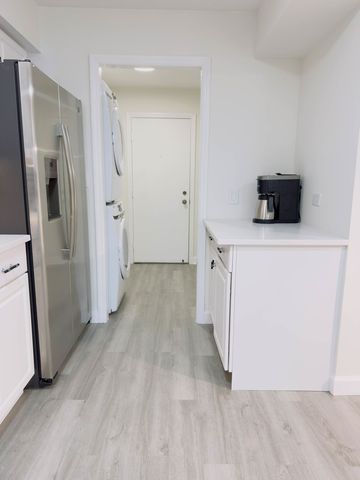 1671 Mission Hills Road 201, Northbrook, IL 60062