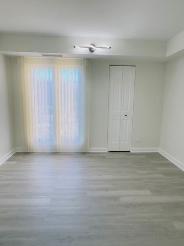 1671 Mission Hills Road 201, Northbrook, IL 60062