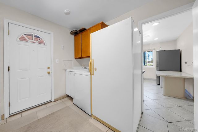 13341 Albany Street, Oak Park, MI 48237