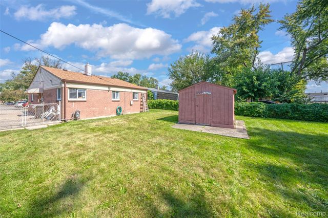 13341 Albany Street, Oak Park, MI 48237