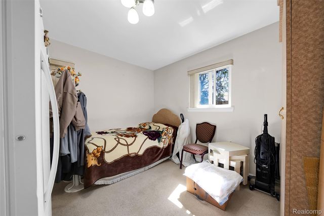 13341 Albany Street, Oak Park, MI 48237