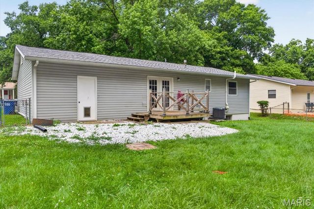 1052 Arlington Drive, St Charles, MO 63303