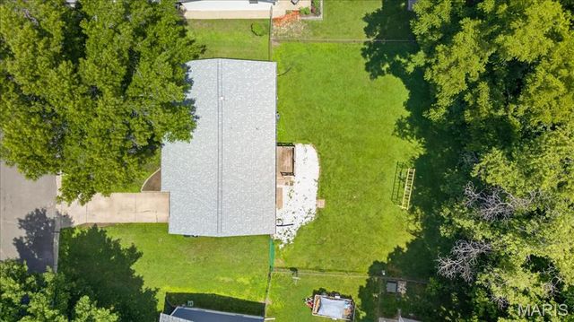 1052 Arlington Drive, St Charles, MO 63303