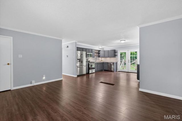 1052 Arlington Drive, St Charles, MO 63303