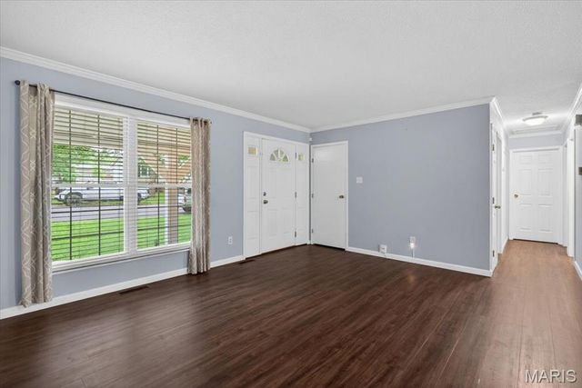 1052 Arlington Drive, St Charles, MO 63303
