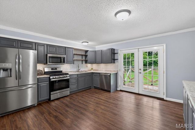 1052 Arlington Drive, St Charles, MO 63303
