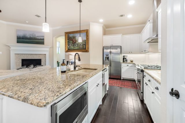 904 Enchanted Wood Drive, Arlington, TX 76005