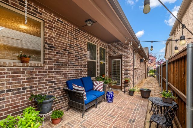 904 Enchanted Wood Drive, Arlington, TX 76005