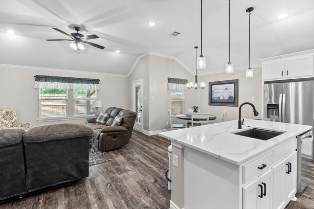 8003 Scott Lane, Greenville, TX 75402