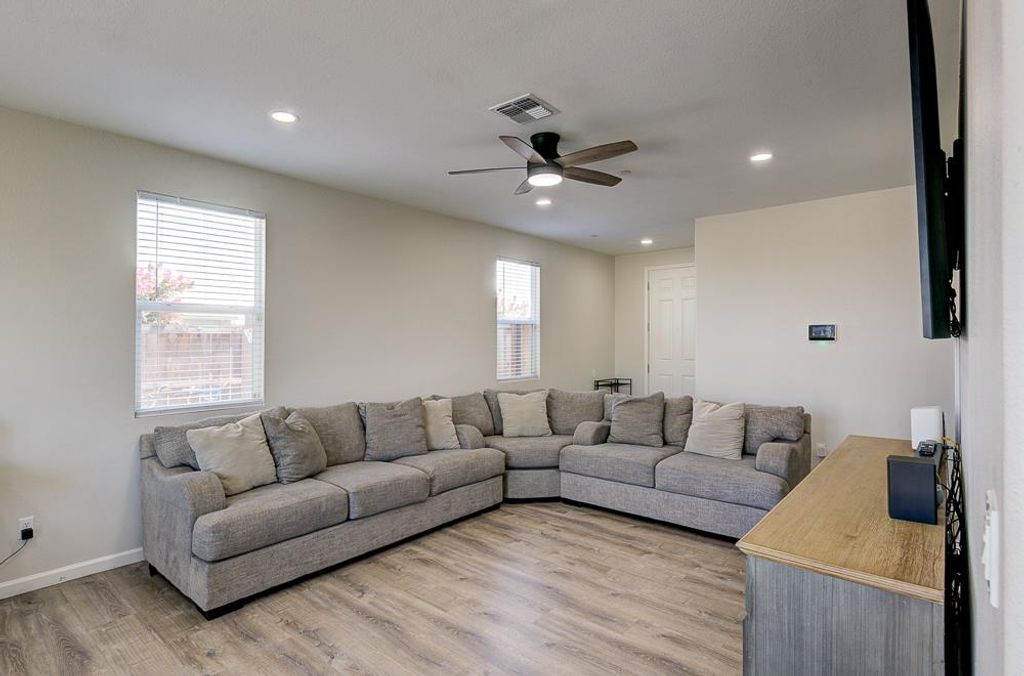 Image 14 of property listing at 3609 Pacifica Drive, Madera, CA 93637