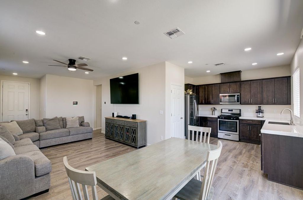 Image 15 of property listing at 3609 Pacifica Drive, Madera, CA 93637