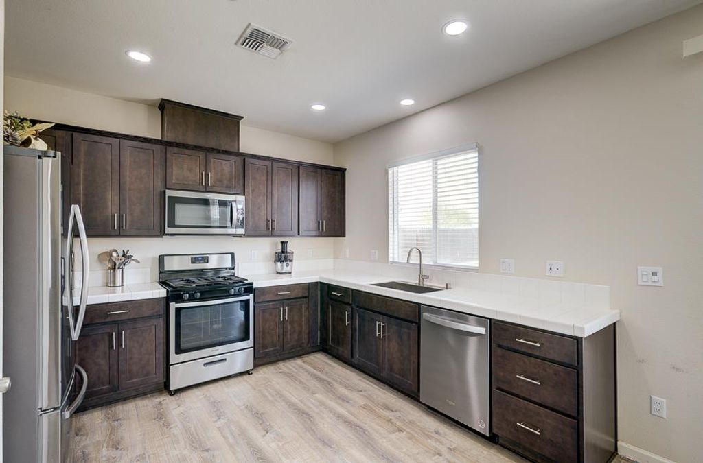 Image 17 of property listing at 3609 Pacifica Drive, Madera, CA 93637