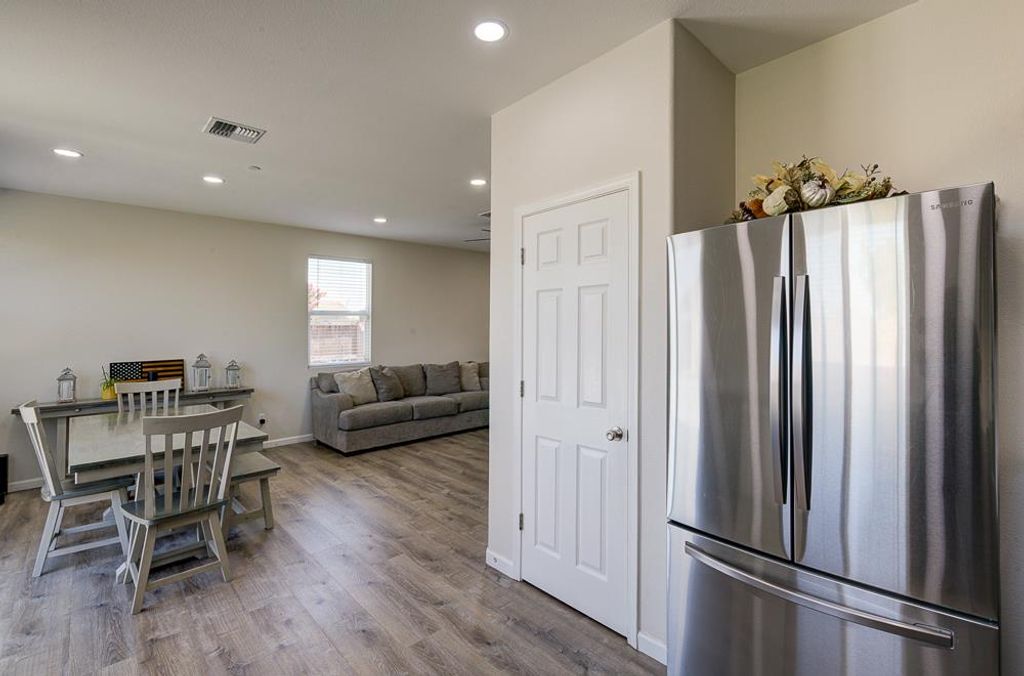 Image 18 of property listing at 3609 Pacifica Drive, Madera, CA 93637