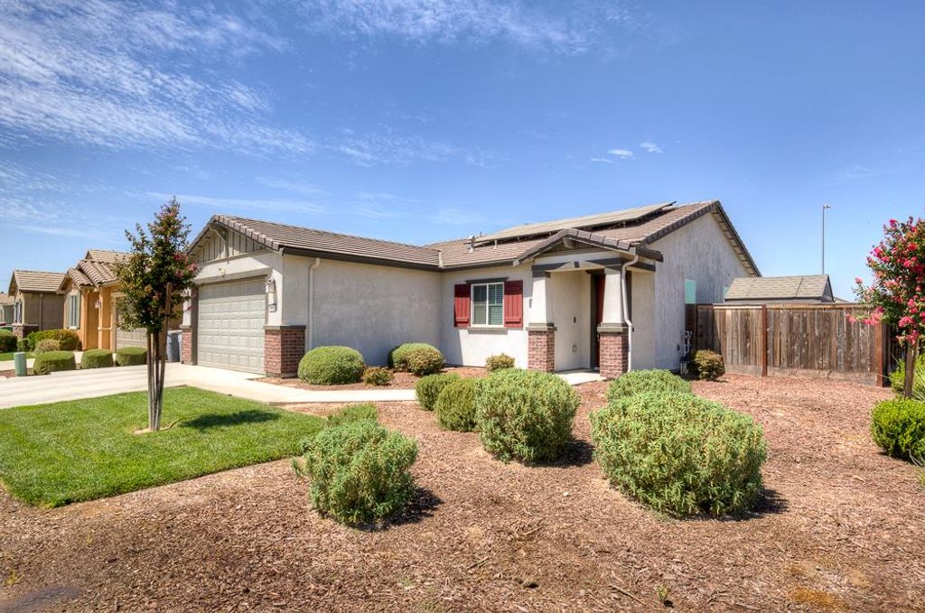 Image 2 of property listing at 3609 Pacifica Drive, Madera, CA 93637