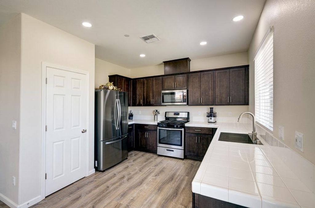 Image 20 of property listing at 3609 Pacifica Drive, Madera, CA 93637