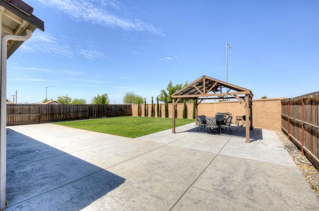 Image 4 of property listing at 3609 Pacifica Drive, Madera, CA 93637