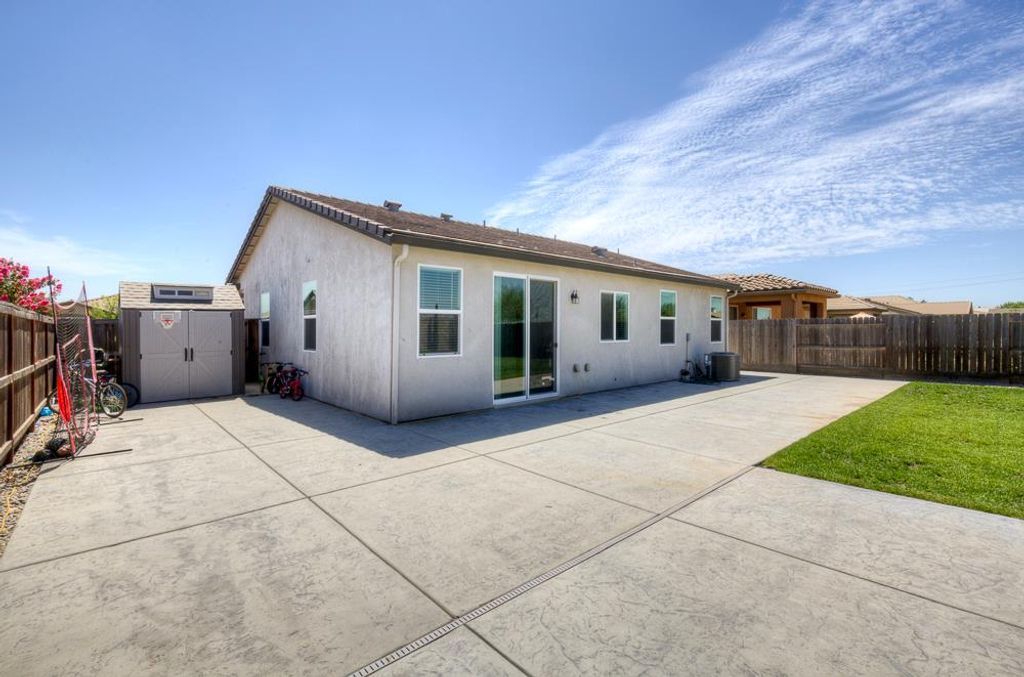 Image 6 of property listing at 3609 Pacifica Drive, Madera, CA 93637