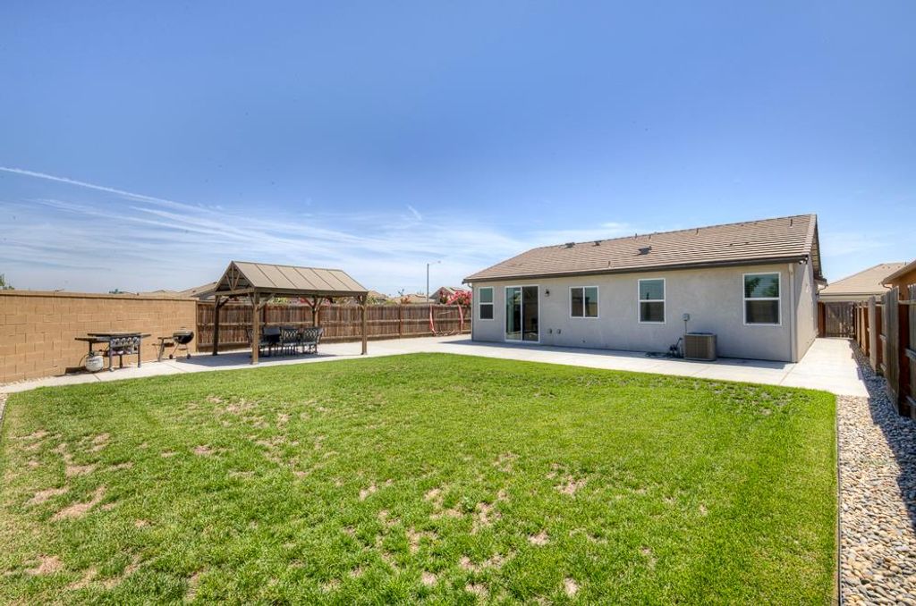 Image 8 of property listing at 3609 Pacifica Drive, Madera, CA 93637