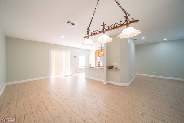 2122 SW 29th TER, Cape Coral, FL 33914