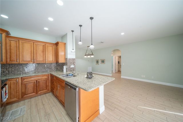 2122 SW 29th TER, Cape Coral, FL 33914