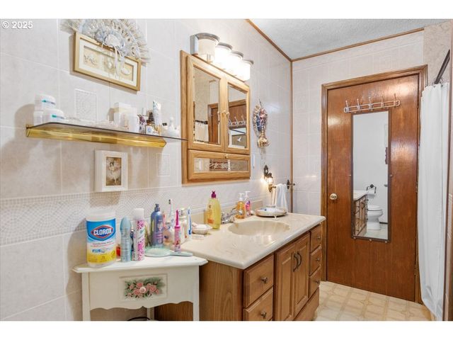 3620 HAPPY VALLEY Rd, Roseburg, OR 97471