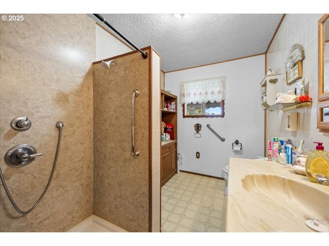 3620 HAPPY VALLEY Rd, Roseburg, OR 97471