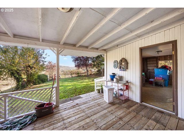 3620 HAPPY VALLEY Rd, Roseburg, OR 97471