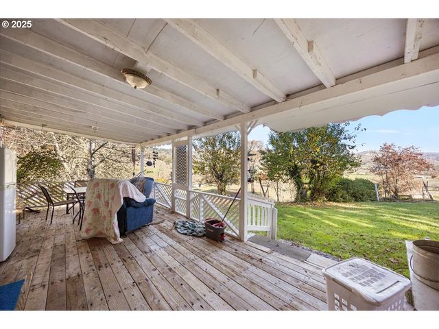 3620 HAPPY VALLEY Rd, Roseburg, OR 97471