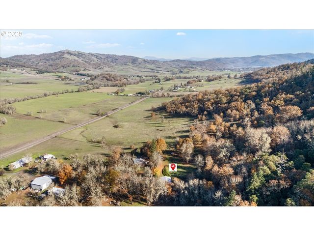 3620 HAPPY VALLEY Rd, Roseburg, OR 97471