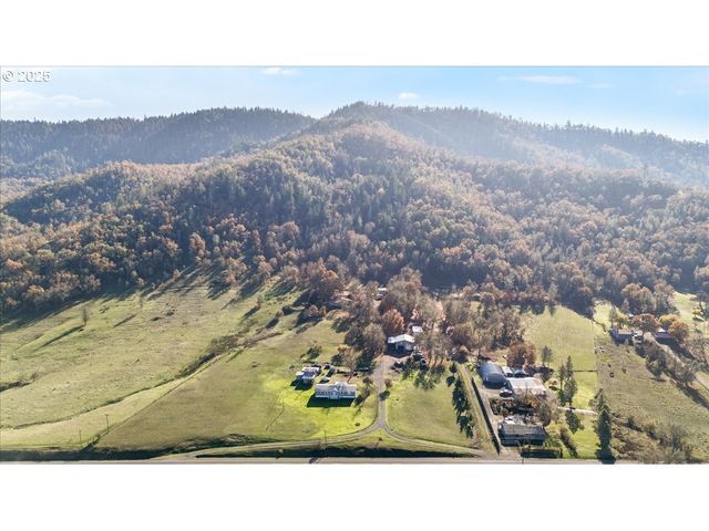 3620 HAPPY VALLEY Rd, Roseburg, OR 97471