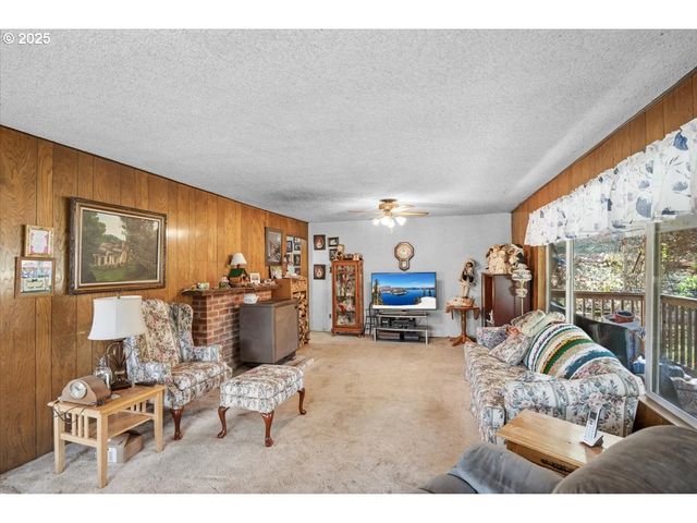 3620 HAPPY VALLEY Rd, Roseburg, OR 97471