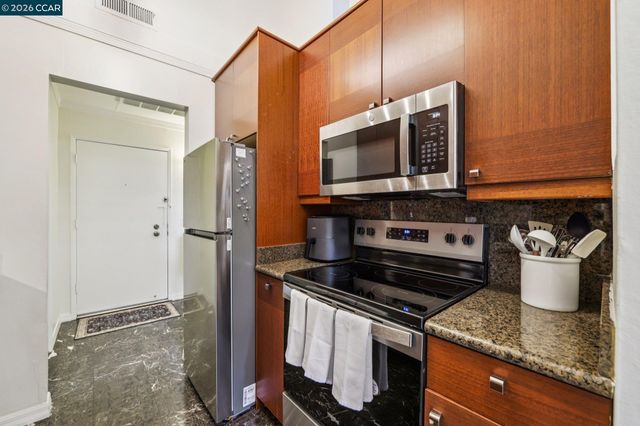 470 N Civic Dr 308, Walnut Creek, CA 94596