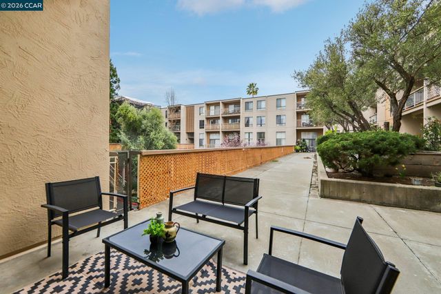 470 N Civic Dr 308, Walnut Creek, CA 94596