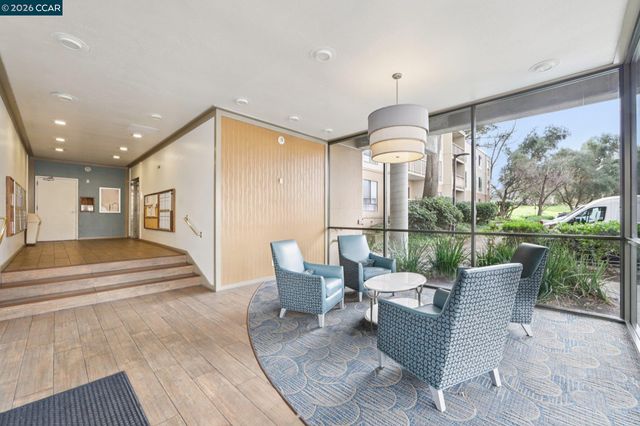 470 N Civic Dr 308, Walnut Creek, CA 94596