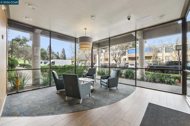 470 N Civic Dr 308, Walnut Creek, CA 94596