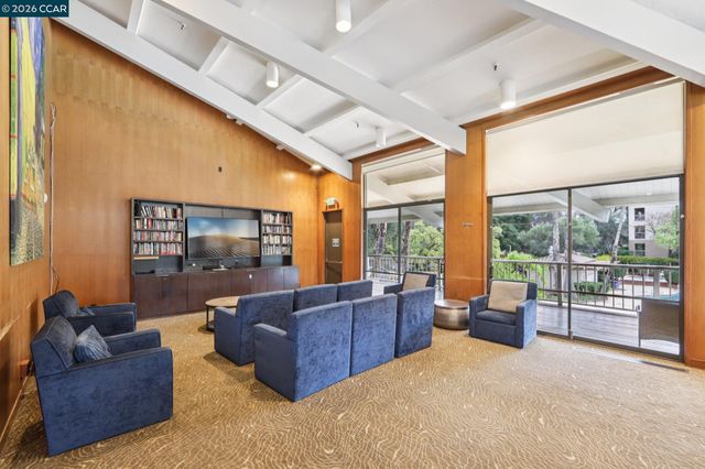 470 N Civic Dr 308, Walnut Creek, CA 94596