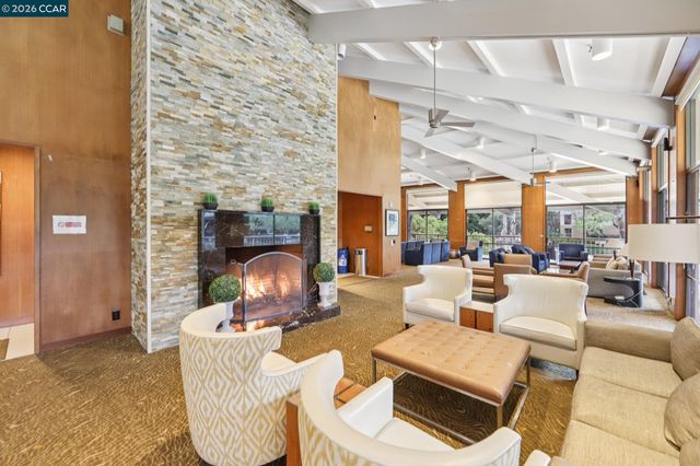 470 N Civic Dr 308, Walnut Creek, CA 94596