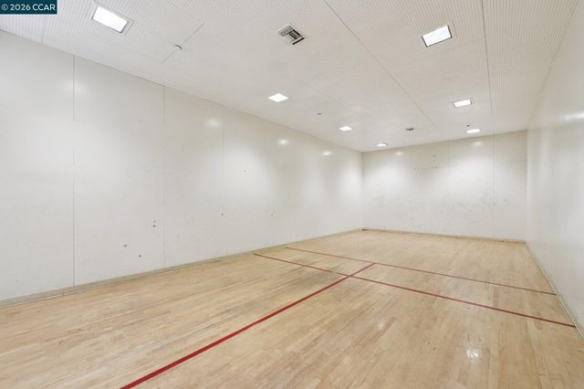 470 N Civic Dr 308, Walnut Creek, CA 94596