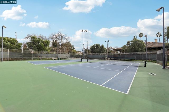 470 N Civic Dr 308, Walnut Creek, CA 94596