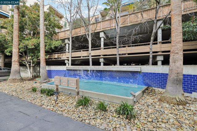 470 N Civic Dr 308, Walnut Creek, CA 94596