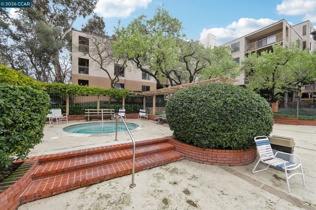 470 N Civic Dr 308, Walnut Creek, CA 94596