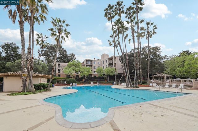 470 N Civic Dr 308, Walnut Creek, CA 94596