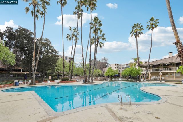 470 N Civic Dr 308, Walnut Creek, CA 94596