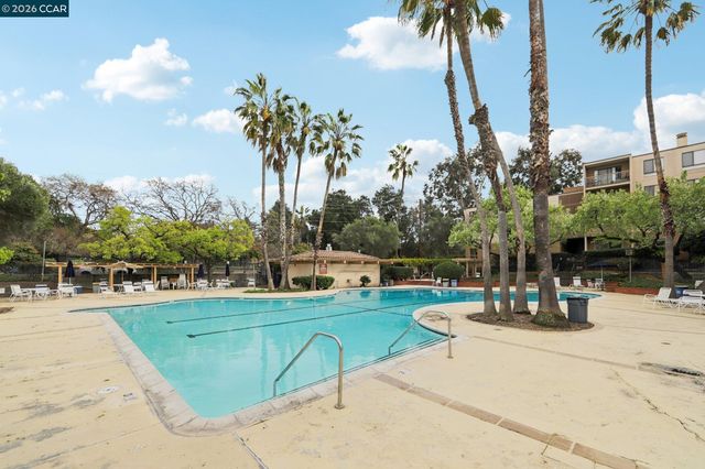 470 N Civic Dr 308, Walnut Creek, CA 94596