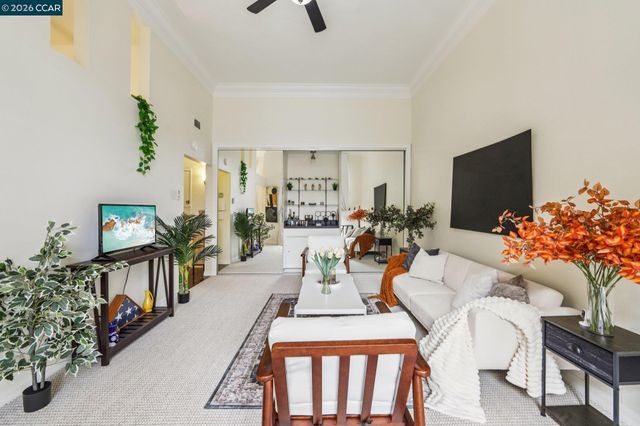 470 N Civic Dr 308, Walnut Creek, CA 94596