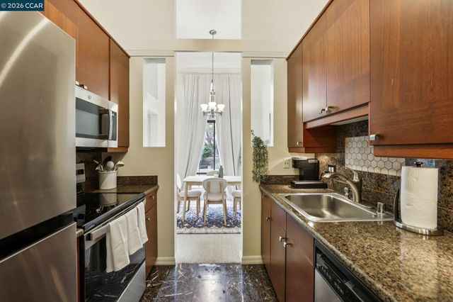 470 N Civic Dr 308, Walnut Creek, CA 94596