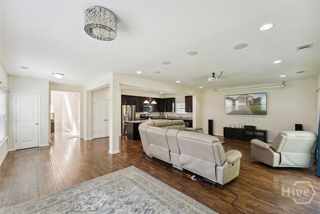 126 Waverly Way, Savannah, GA 31407